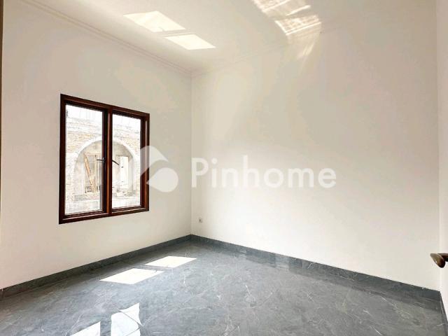 Dijual Rumah Lokasi Strategis di Townhouse, Ciracas, Jakarta Timur Rp 24,87 Juta/m² | Pinhome