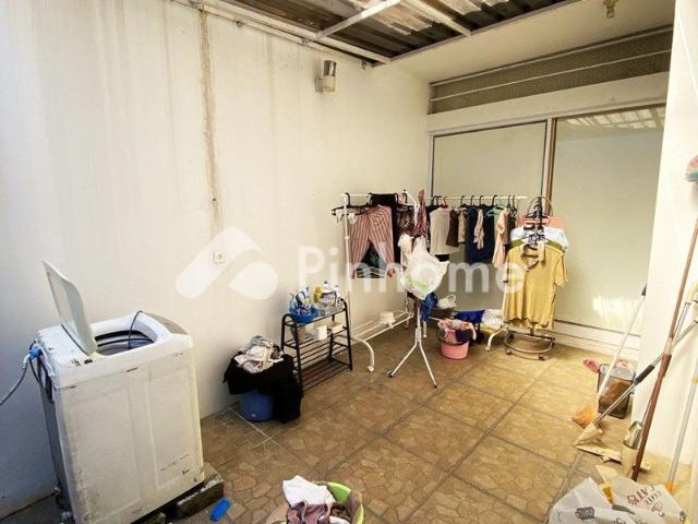 Dijual Rumah Luas Modern Cantik Turun Harga Tepi Jalan Utama di Kratonan Rp 11,59 Juta/m² | Pinhome