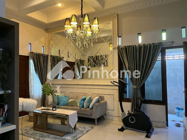 Dijual Rumah Mewah Bonus Furnish di Banyuanyar Solo Kota di Banyuanyar Rp 11,52 Juta/m² | Pinhome