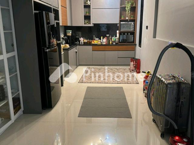 Dijual Rumah Mewah Legenda Wisata Cibubur di Legenda Wisata Cibubur Rp 14,18 Juta/m² | Pinhome
