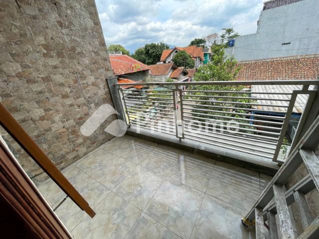 Dijual Rumah Semi Furniture Antapani Bdg Kota 2 Lt Bs 2xbyr di Jalan Sari Wates Indah BlokV Antapani Bdg Rp 13,28 Juta/m² | Pinhome