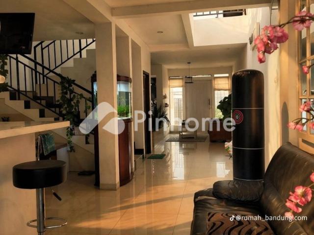 Dijual Rumah Strategis Komplek Cikutra Baru di Komplek Cikutra Baru Rp 16,96 Juta/m² | Pinhome