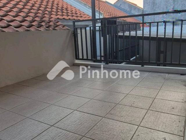 Dijual Rumah Sweet Home, Baru Renovasi, Cat Ulang Total Serumah di Tatar Naganingrum Rp 15,48 Juta/m² | Pinhome