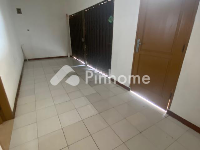 Dijual rumah tanah hook + ruang usaha harga bisa nego di Jalan Anyelir Rp 5,42 Juta/m² | Pinhome
