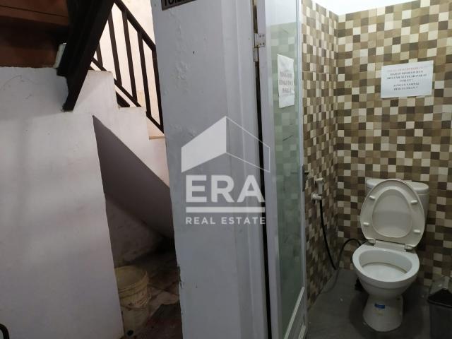 Dijual rumah usaha 1 lantai hoek jakpus cideng