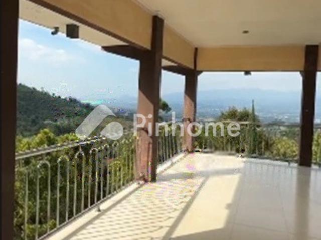 Dijual Rumah Villa 3 Lantai di Sukabumi, Jakbar Rp 9,29 Juta/m² | Pinhome