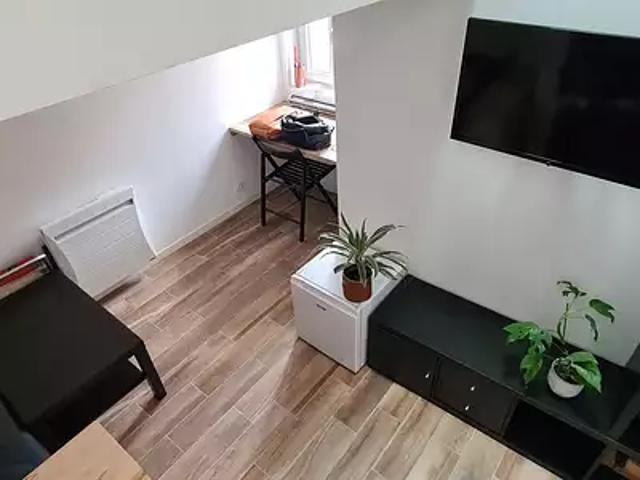 Dijon 21000 Location appartement 1 pièce t1 au dernier étage
