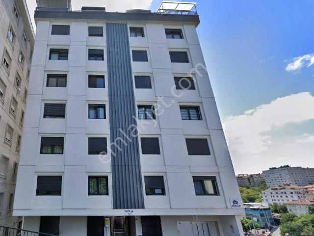Dikilitaşta Satılık 3+1 Daire Kapalı Otoparklı Boş