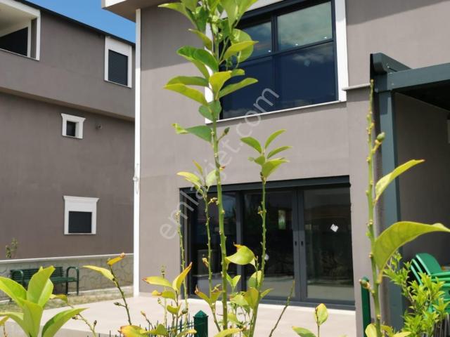 Dikili Çandarlıda Sıfır Deniz Manzaralı 2+1 Satılık Villa