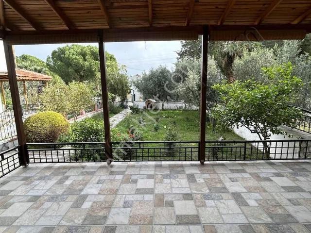Dikili Çandarlı Sahilde Bakımlı 3+1 Villa