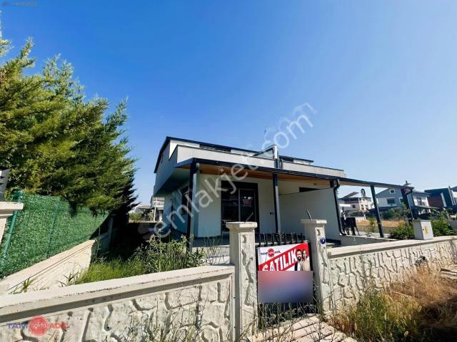 Dikili Çetin Emeç'te Sıfır İkiz Villa | 3+1 | Bahçeli |