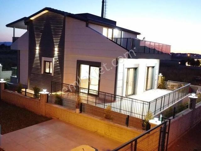 Dikili Kabakum Da 5+1 Deniz Manzaralı Müstakil Villa