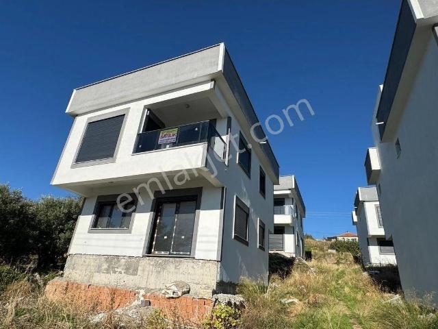 Dikili Kabakumda Köy İçi Deniz Manzaralı 135 M2 3+1 Satılık Müstakil Villa