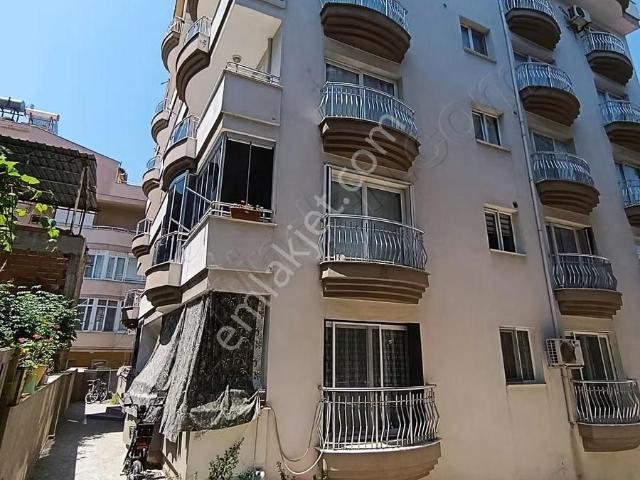 Dikili İsmetpaşa Merkezde Asansörlü & Otoparklı Bakımlı 4.kat2+1