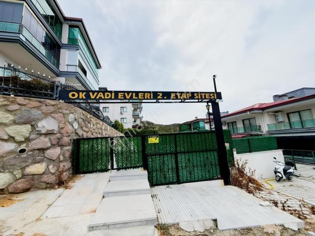 Dikili Ok Vadi Evlerin'de 1+1 Satılık Daire