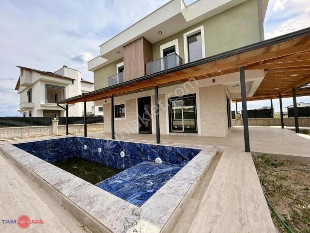 Dikili Merkezde Modern Mimarili, Müstakil Havuzlu Özel Yaşam