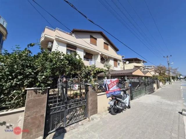 Dikili Merkezde Uğur Mumcu Cd. Üzeri Denize 150 M 4+1 Tripleks