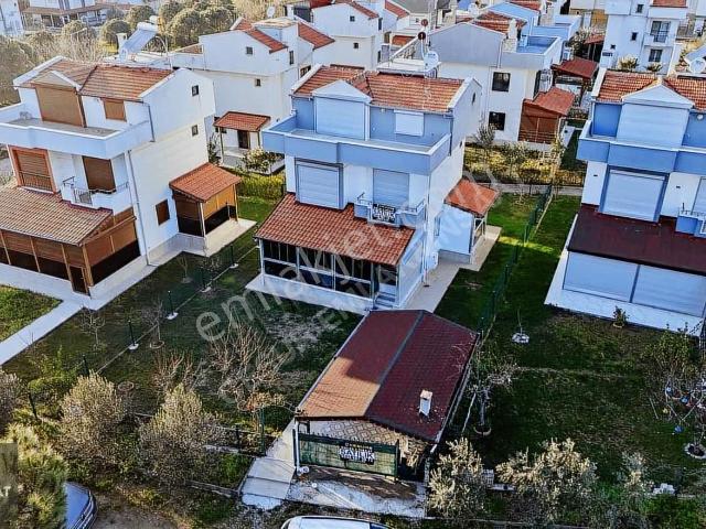 Dikili Salihler Nova Garden Sitesinde Müstakil Lüks Villa