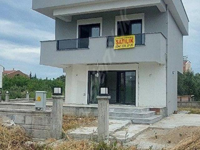 Dikili salihleraltında 3+1 mutfak ayrı müstakil bahçeli dublex villa
