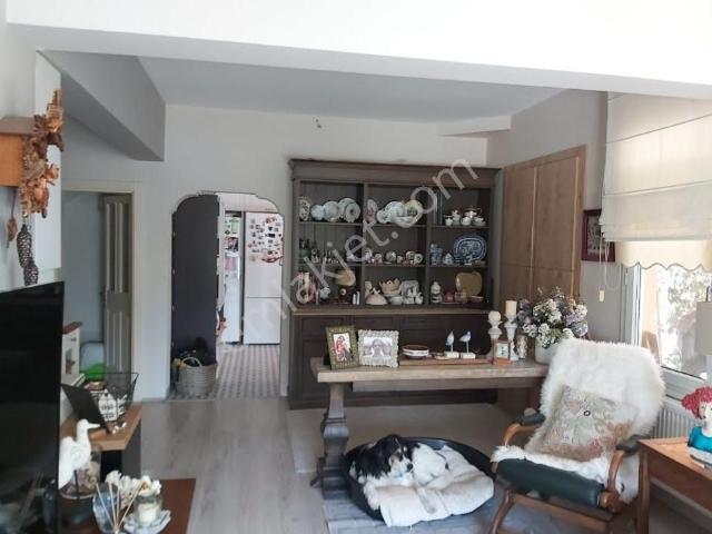 Dikili Sarıgül Sitesinde Satılık Villa
