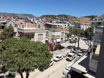 Dikili Ümmetoğlu'ndan Şehir Merkezinde 2+1 Ara'kat Kiralık Daire