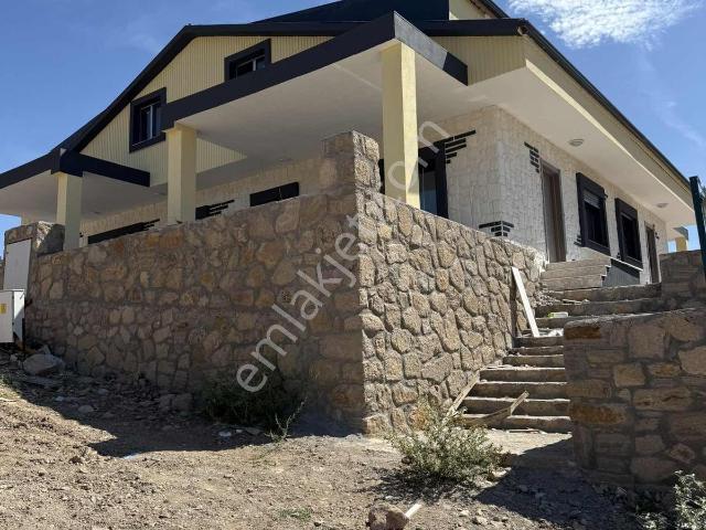 Dikili Uzunburunda Müstakil Villa