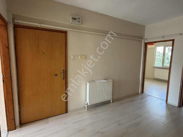 Dikkaldırım Mahallesinde Kiralık Ferah 3+1 Daire
