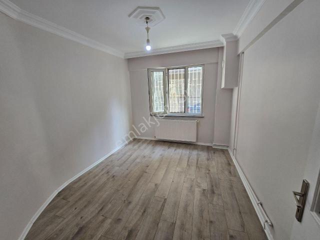 Dikkaldırım'da Müstakil Bahçeli Güzel Konumda 2+1 Kiralık Daire