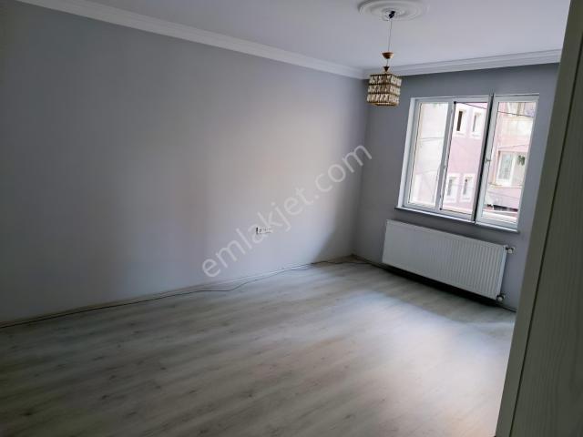 Dikkaldırım'da Kiralık 2+1 İçi Bakımlı Daire