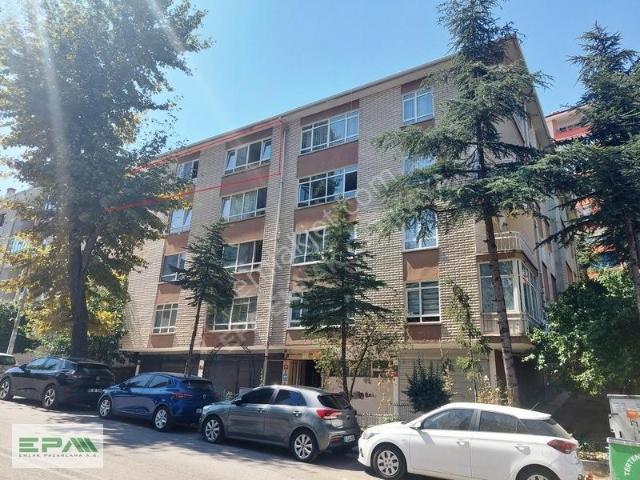 Dikmen Hürriyet Cad. Üzerinde 3+1 Otoparklı, Aydınlık Daire