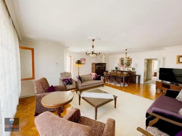 Dikmen Osman Temiz Mah. Merkezde 5+1 Masrafsız 230m2 Full Yapılı
