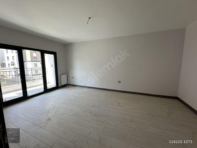 DIKMECE TOKİLERDE KOOP MARKET KARŞISINDA KİRALIK DAİRE 3+1