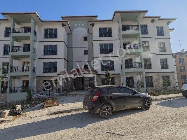 Dikmecede 5.bölge 2.etapta Kiralık Ara Kat Daire Açıklamayı Okuyunuz