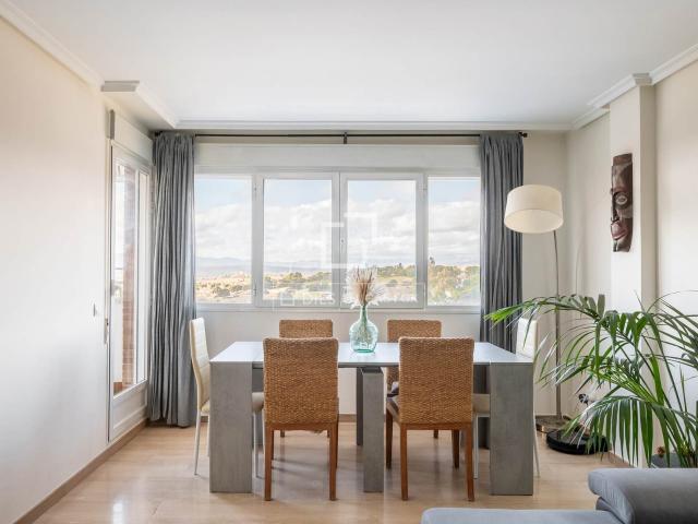 Ideal para familias que buscan seguridad y confort o parejas. 159m² Majadahonda