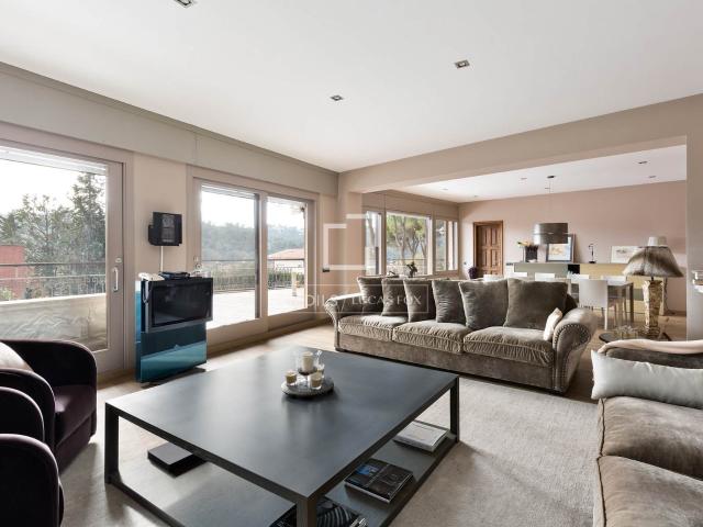 Dils Lucas Fox presenta esta magnífica vivienda, ubicada en. 570m² Sant Cugat del Vallés