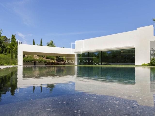 Dils Lucas Fox presenta esta excepcional villa contemporánea. 1325m² Pozuelo de Alarcón