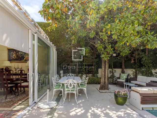 Dils Lucas Fox presenta esta exclusiva casa en esquina en Pi. 342m² Madrid