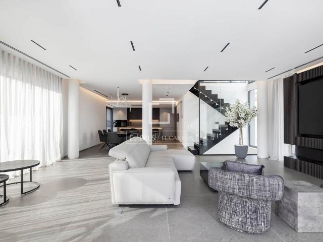 Dils Lucas Fox presenta esta espectacular vivienda de obra n. 710m² Barcelona