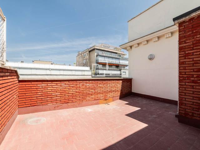 Dils Lucas Fox presenta este exclusivo ático en venta en una. 151m² Madrid