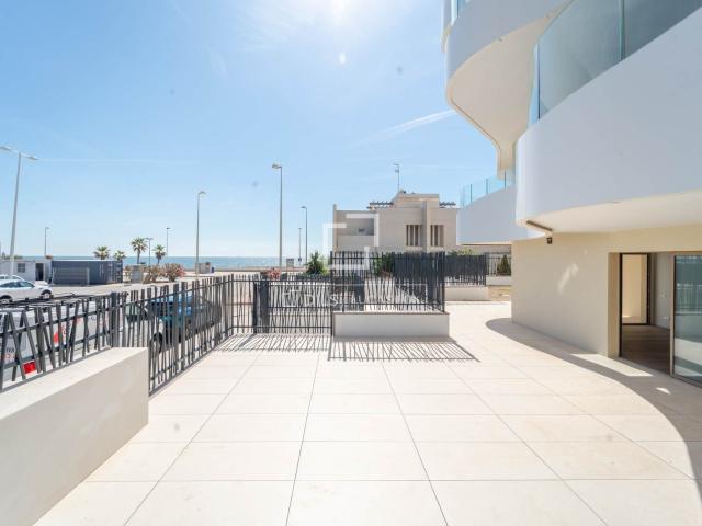 Dils Lucas Fox presenta este exclusivo piso de tres dormitor. 100m² El Puig