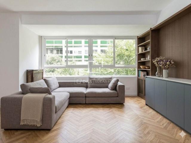 Dils Lucas Fox presenta este piso en excelentes condiciones. 124m² Barcelona