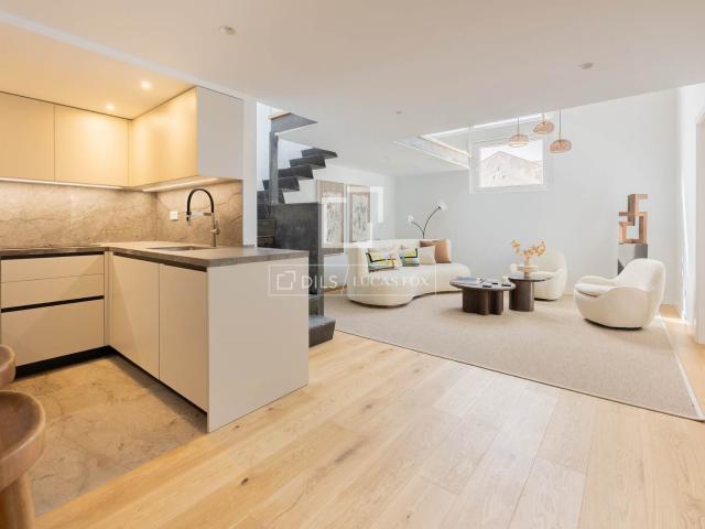 Dils Lucas Fox presenta exclusivo piso dúplex en venta en un. 142m² Madrid