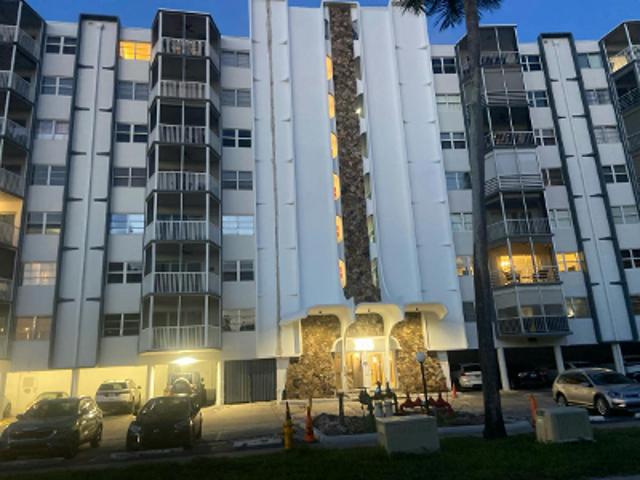 Diplomat Pkwy Apt 310