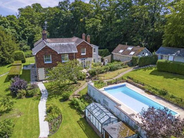 Dippenhall, Farnham, 8 Bedroom Detached