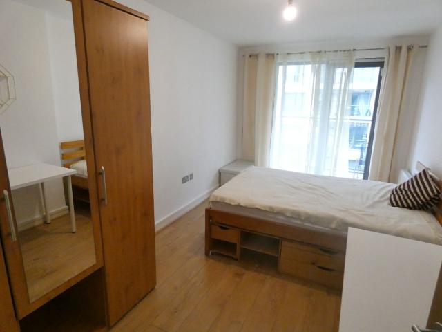 Diprose Court, Bow Common Lane, London E3, 3 bed flat to rent, £2,700 pcm | PrimeLocation