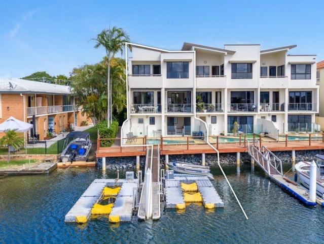 Direct Ocean Access Waterfront Living, End Position, 30ft Pontoon