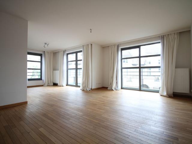 Directly with the owner Studio Furnished