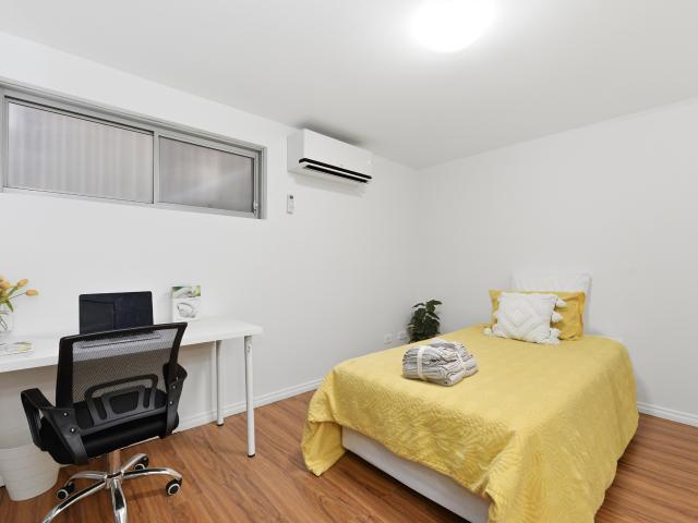 Directly Across from UNSW All Bills Included also includes airconditioning and courtyard