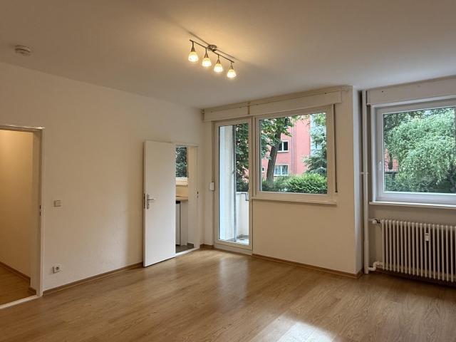 Direkt am Landwehrkanal Bezugsfreie helle 1 Zimmerwohnung mit Balkon ohne Provision