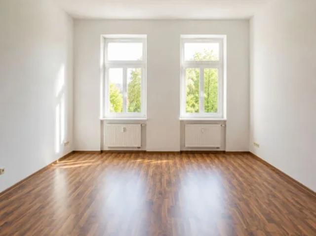 Direkt am Schlossgarten Helle 2 Zimmer Wohnung mit Balkon in Arnstadt